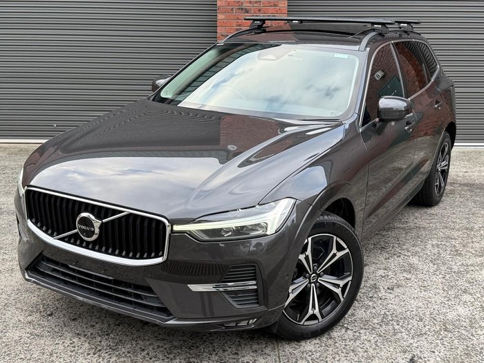 2022 Volvo XC60 B5 Momentum