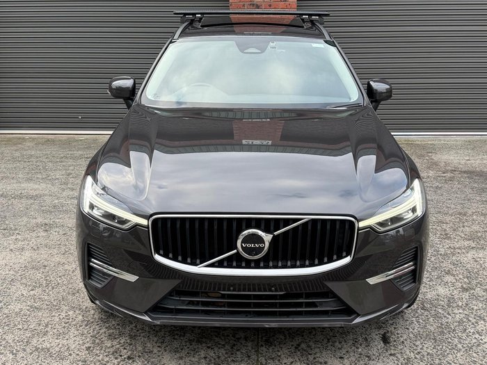 2022 Volvo XC60 B5 Momentum