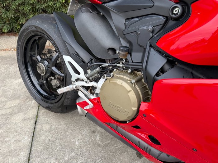 2015 DUCATI 1299 PANIGALE Red