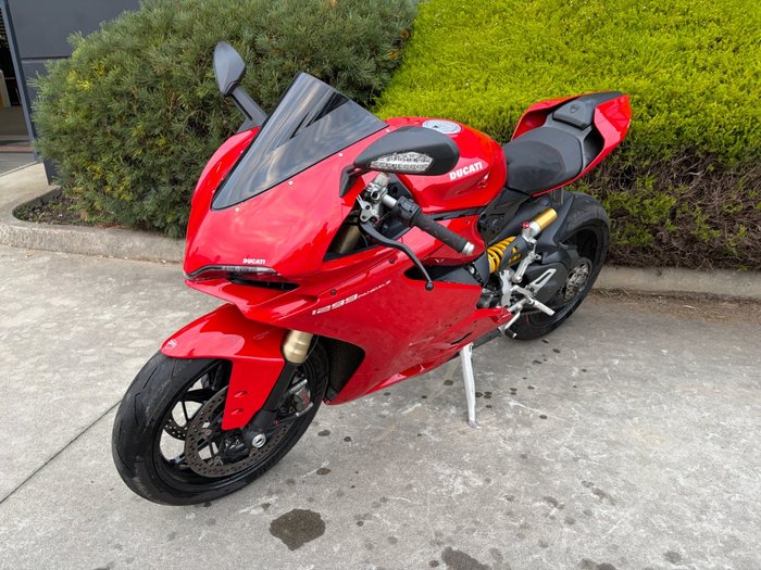 2015 DUCATI 1299 PANIGALE Red