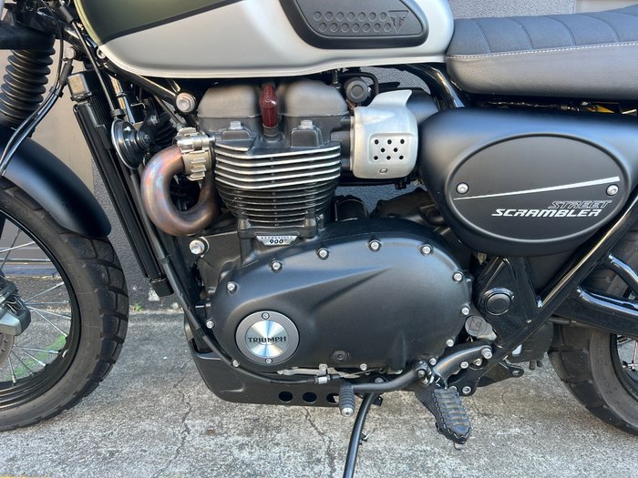 2021 Triumph STREET SCRAMBLER GREEN