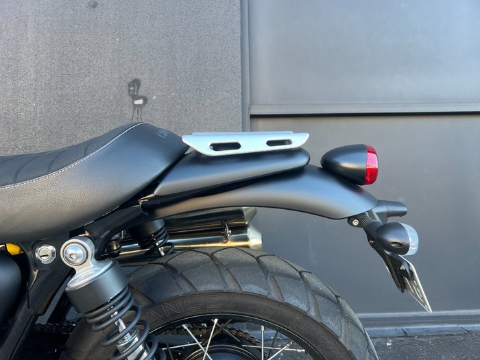 2021 Triumph STREET SCRAMBLER GREEN