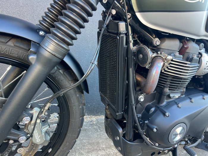 2021 Triumph STREET SCRAMBLER GREEN