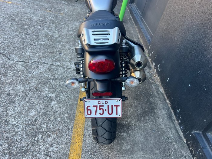 2021 Triumph STREET SCRAMBLER GREEN
