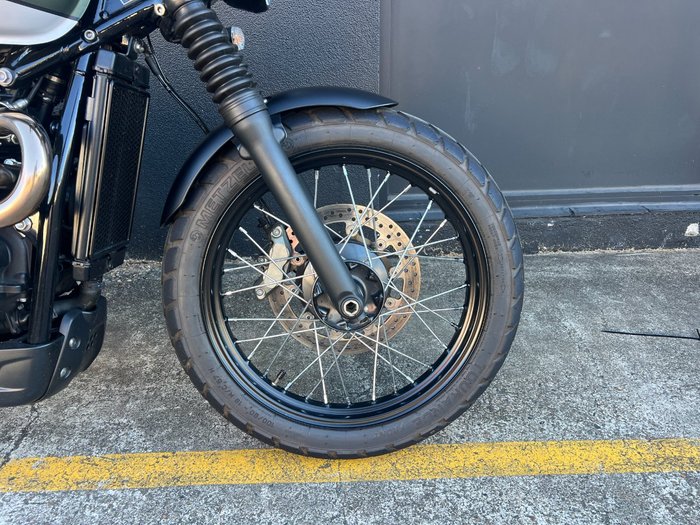 2021 Triumph STREET SCRAMBLER GREEN