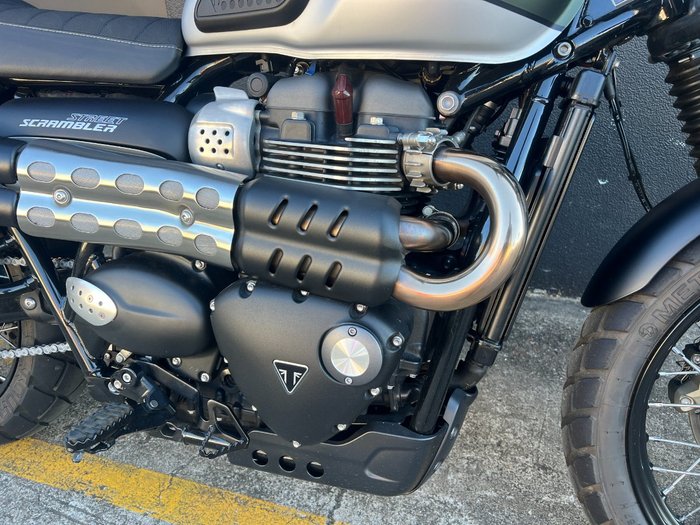 2021 Triumph STREET SCRAMBLER GREEN