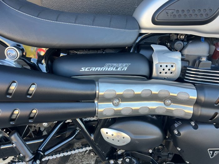 2021 Triumph STREET SCRAMBLER GREEN