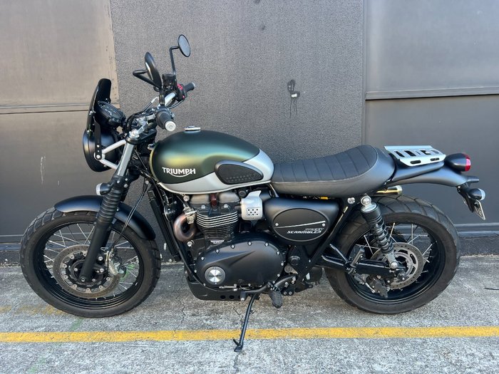 2021 Triumph STREET SCRAMBLER GREEN