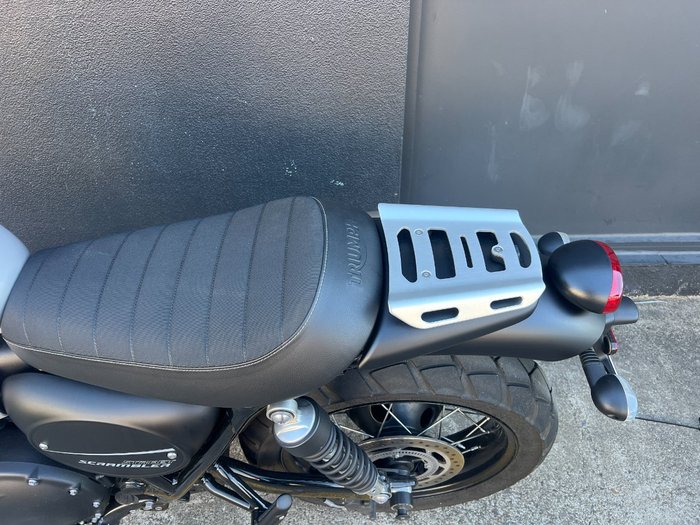 2021 Triumph STREET SCRAMBLER GREEN