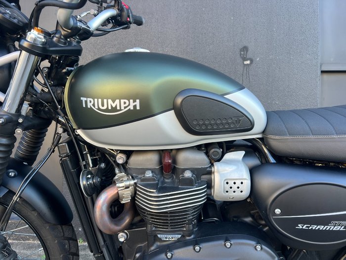 2021 Triumph STREET SCRAMBLER GREEN
