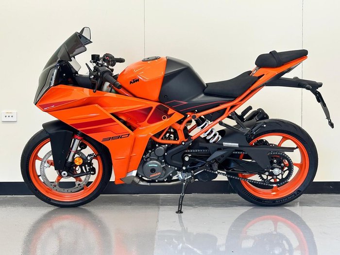 2024 KTM RC 390 RC Orange