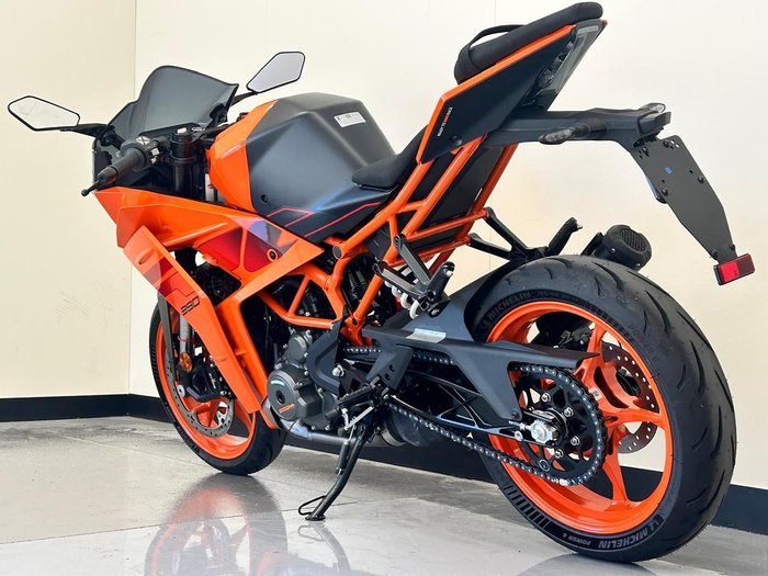2024 KTM RC 390 RC Orange