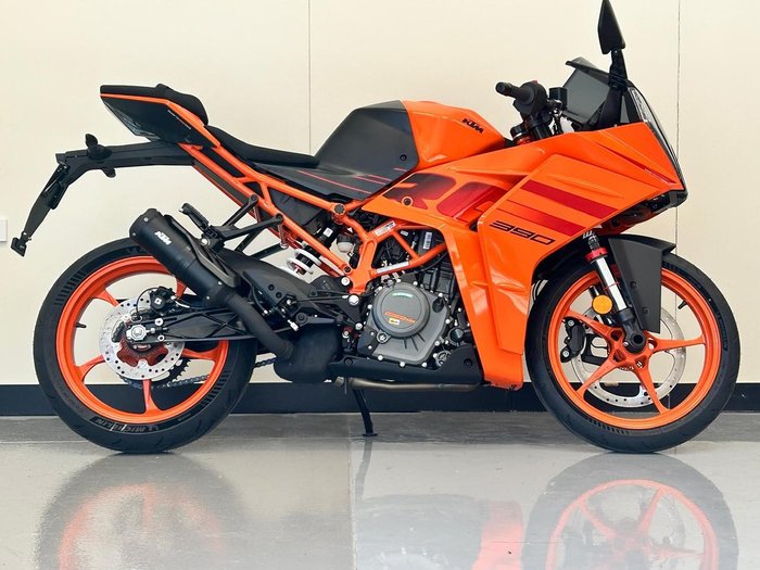 2024 KTM RC 390 RC Orange