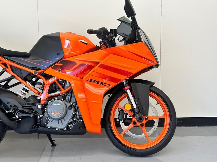 2024 KTM RC 390 RC Orange
