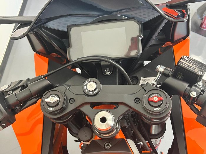 2024 KTM RC 390 RC Orange