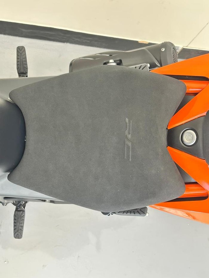 2024 KTM RC 390 RC Orange
