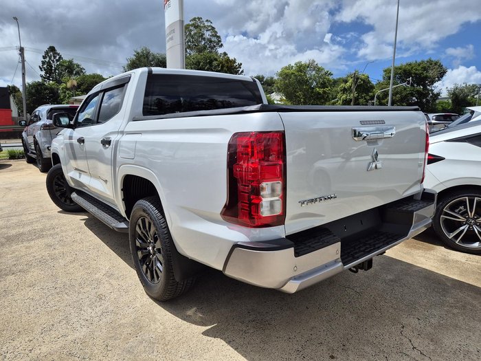 2025 Mitsubishi Triton GLX-R