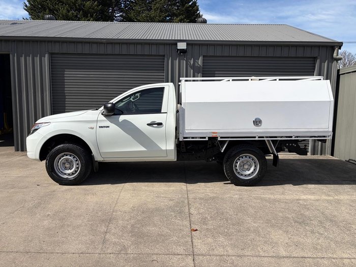 2017 Mitsubishi Triton GLX