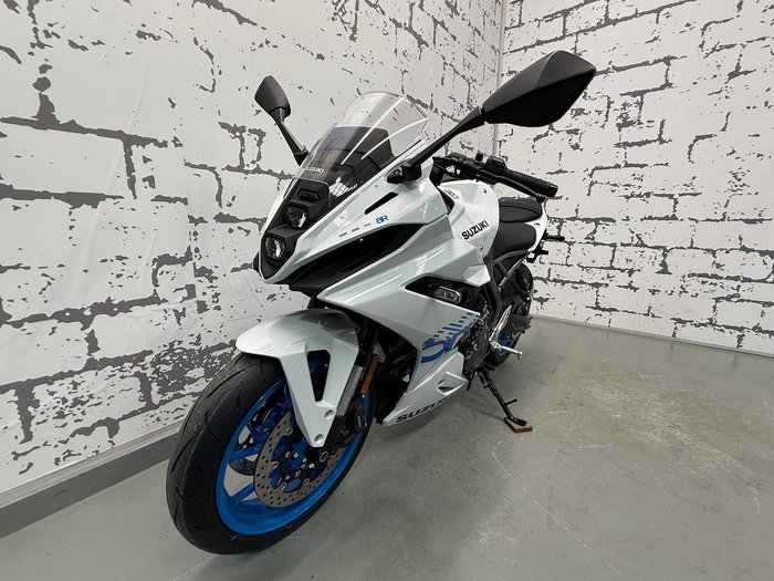 2026 Suzuki GSX-8R GSX-R White