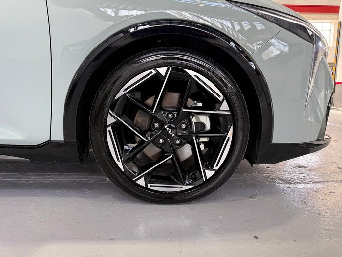 2024 Kia K4 GT-Line