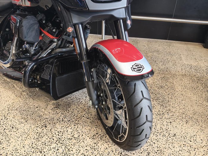 2024 Harley-Davidson CVO Street Glide 121 (FLHXSE)