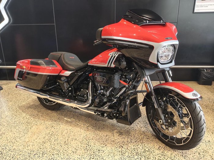2024 Harley-Davidson CVO Street Glide 121 (FLHXSE)