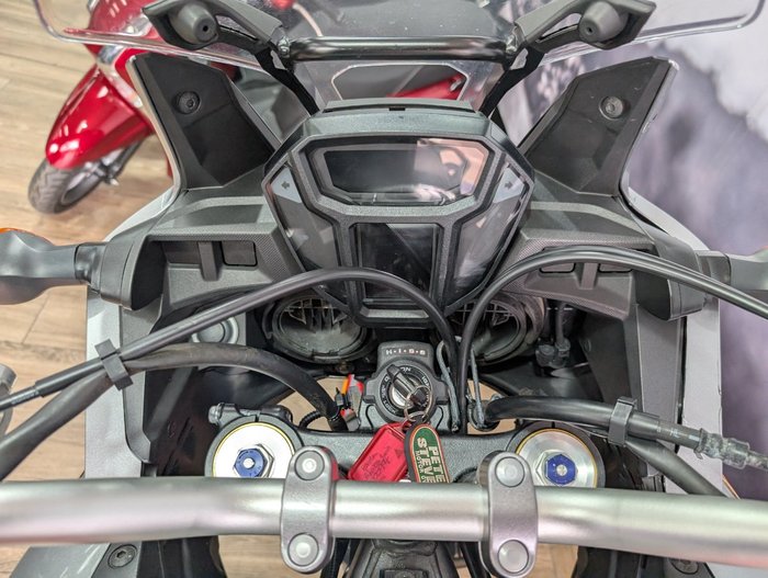 2016 Honda CRF1000L AFRICA TWIN SILVER