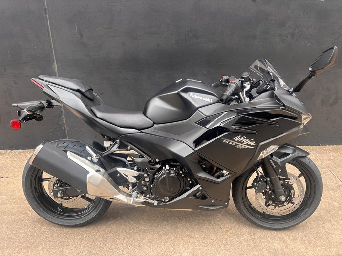 2026 Kawasaki Ninja 500 (EX500G) Ninja Black