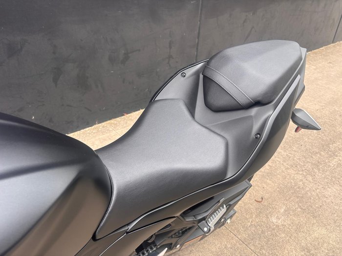 2026 Kawasaki Ninja 500 (EX500G) Ninja Black