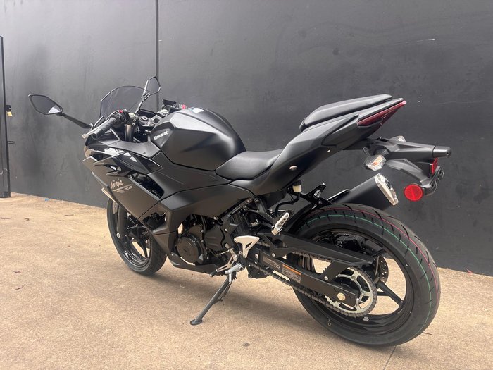 2026 Kawasaki Ninja 500 (EX500G) Ninja Black
