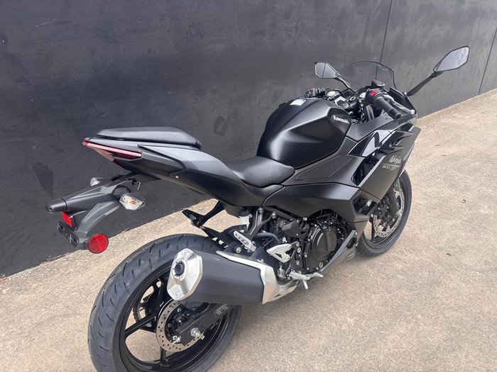 2026 Kawasaki Ninja 500 (EX500G) Ninja Black