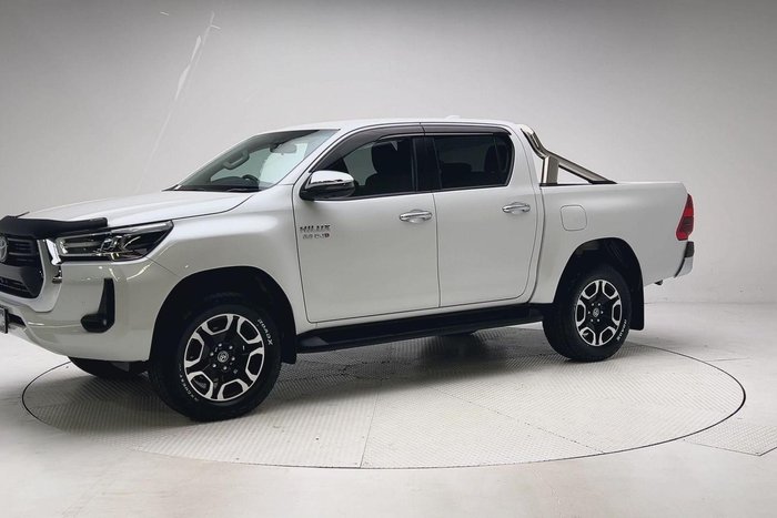 2022 Toyota Hilux SR5