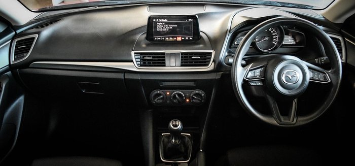 2018 Mazda 3 Neo Sport