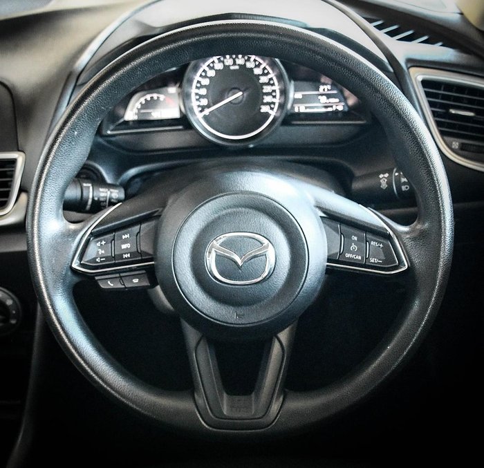 2018 Mazda 3 Neo Sport