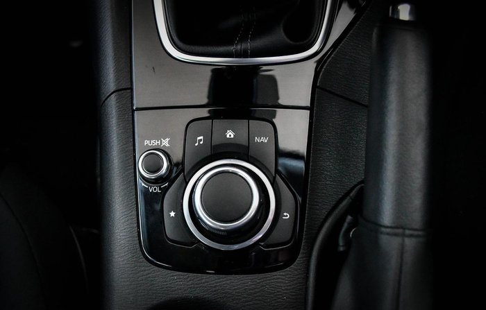2018 Mazda 3 Neo Sport