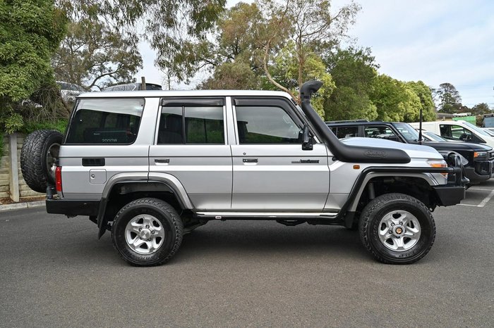 2019 Toyota Landcruiser GXL VDJ76R 4X4 Dual Range Silver Pearl