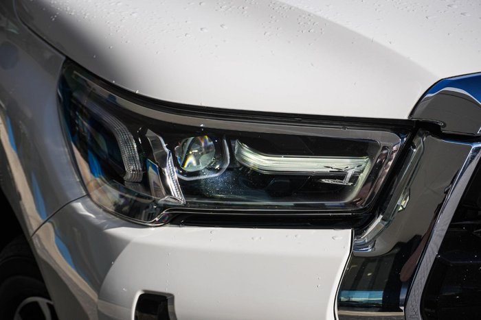 2022 Toyota Hilux SR5