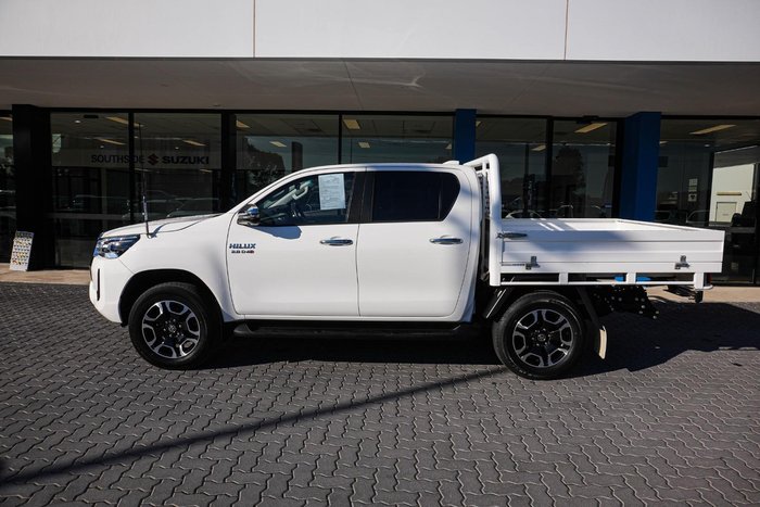 2022 Toyota Hilux SR5