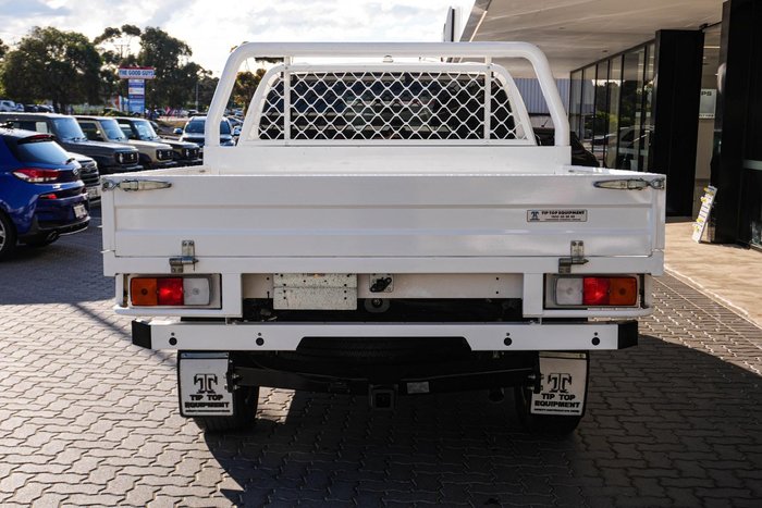 2022 Toyota Hilux SR5
