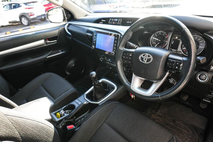 2022 Toyota Hilux SR5