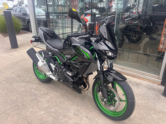2026 Kawasaki Z500 SE Z Black