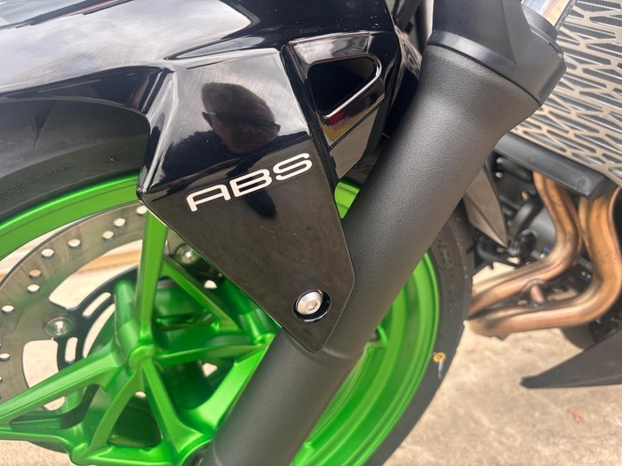 2026 Kawasaki Z500 SE Z Black