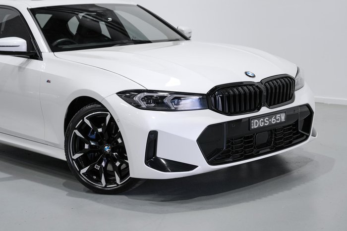 2025 BMW 3 Series 330i M Sport