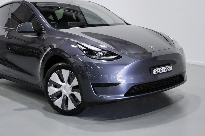 2024 Tesla Model Y Rear-Wheel Drive