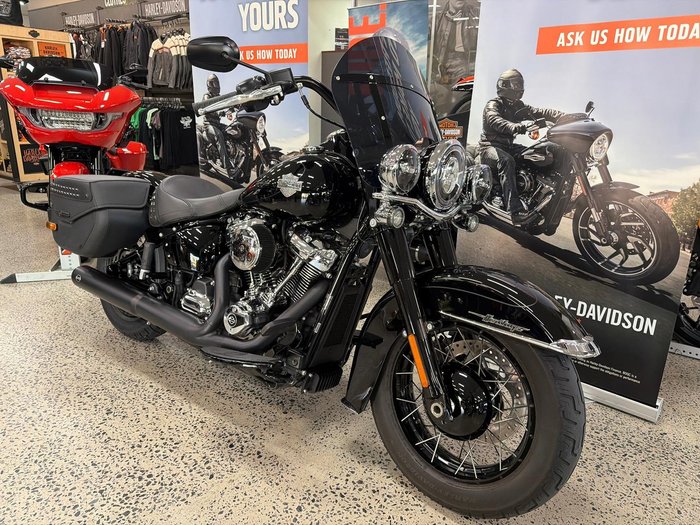 2025 Harley-Davidson Heritage Classic 117 (FLHC)