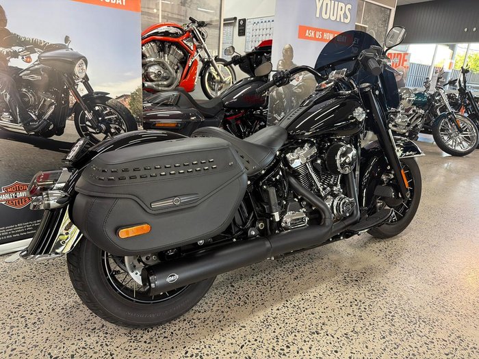 2025 Harley-Davidson Heritage Classic 117 (FLHC)
