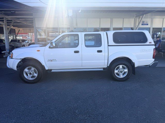 2012 Nissan Navara ST-R