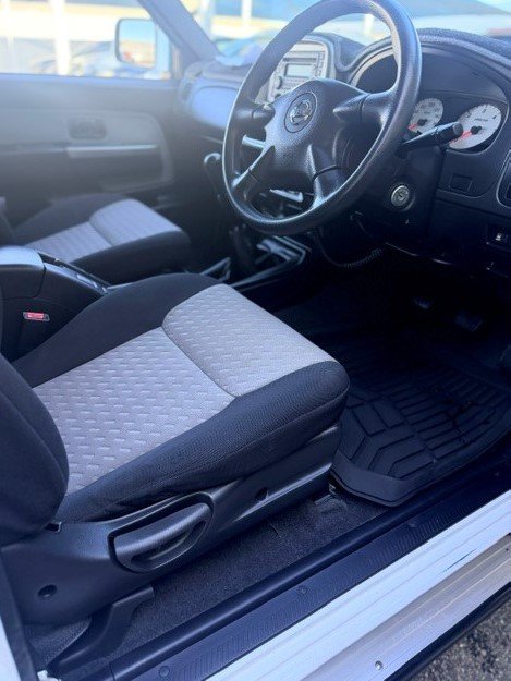 2012 Nissan Navara ST-R