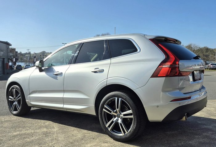 2020 Volvo XC60 D4 Momentum