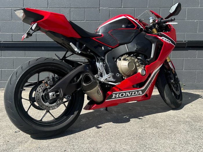 2017 Honda CBR1000RR (FIREBLADE) ABS RED